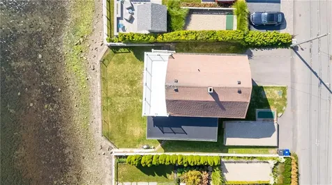 38 Aquidneck Avenue Portsmouth RI 02871
