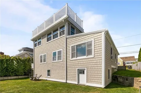 38 Aquidneck Avenue Portsmouth RI 02871