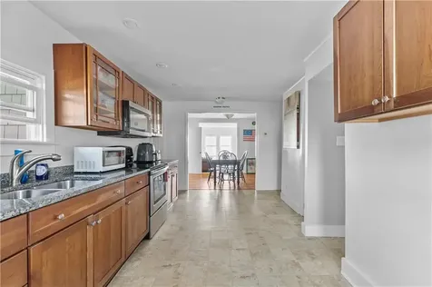 38 Aquidneck Avenue Portsmouth RI 02871