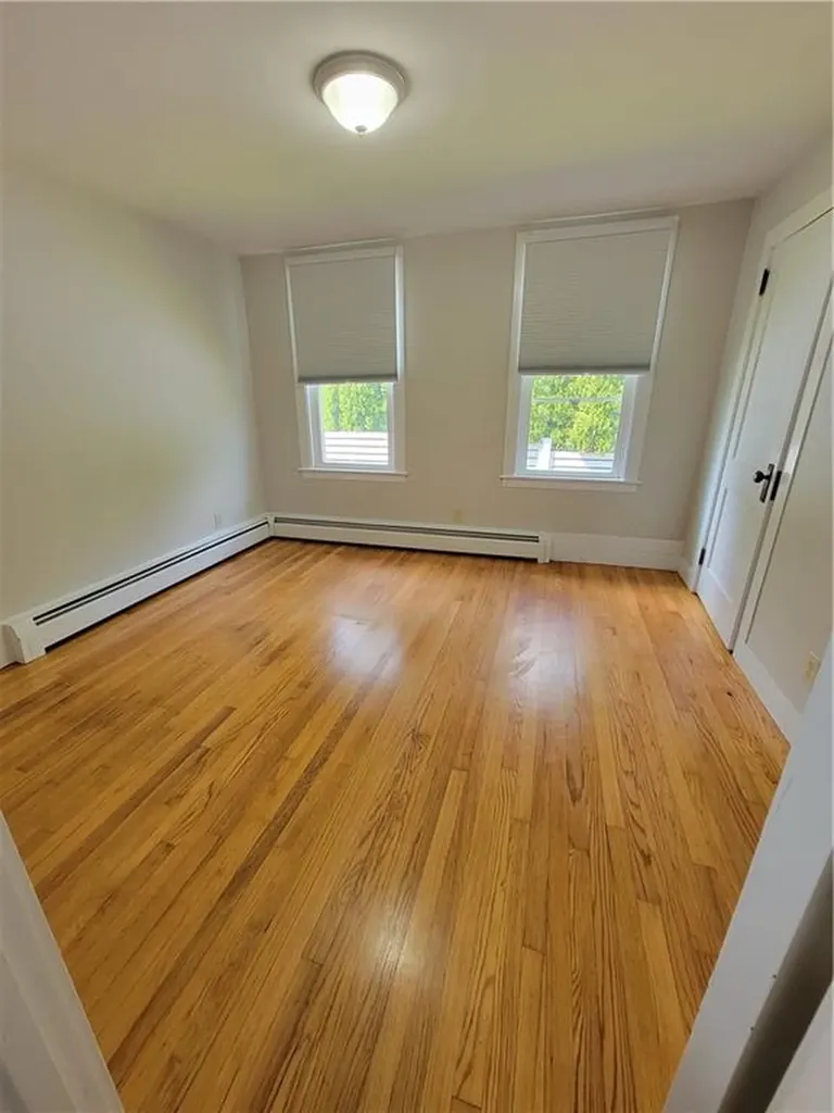 38 Aquidneck Avenue Portsmouth RI 02871