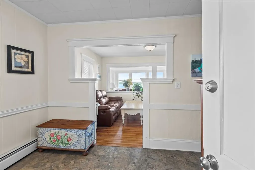 38 Aquidneck Avenue Portsmouth RI 02871