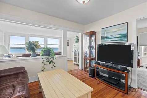 38 Aquidneck Avenue Portsmouth RI 02871