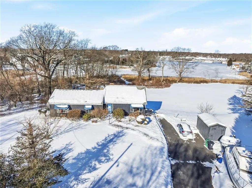 585 Meadow View Avenue Warwick RI 02889