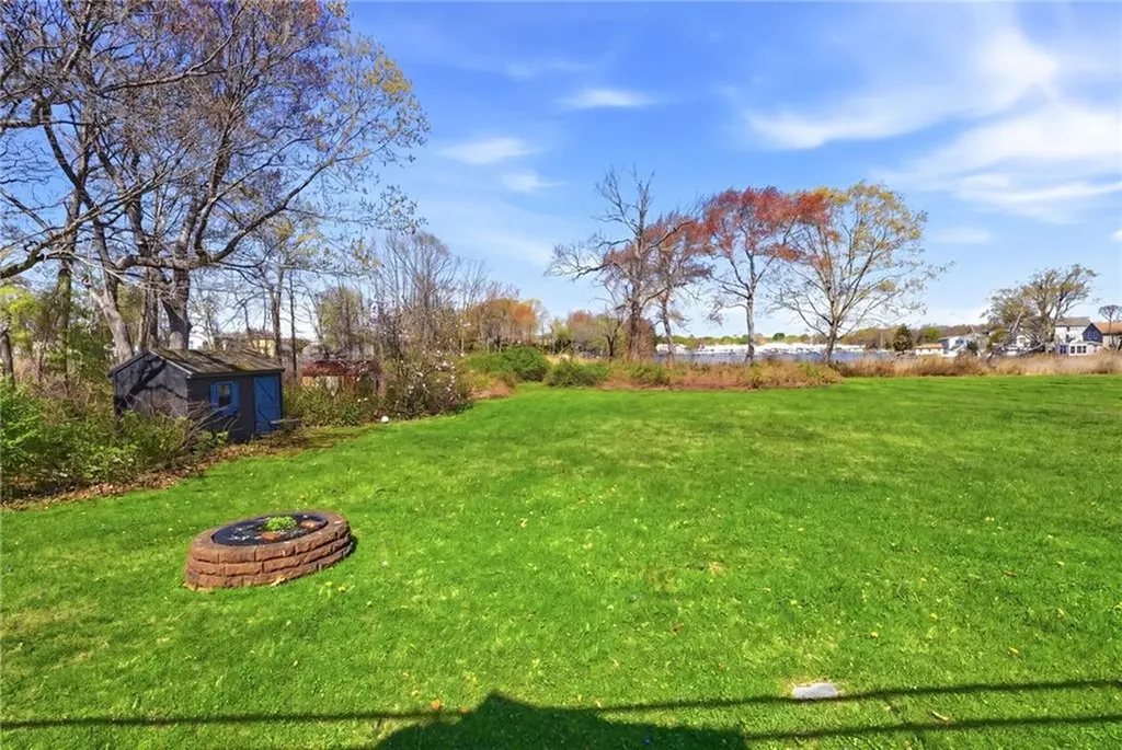 585 Meadow View Avenue Warwick RI 02889