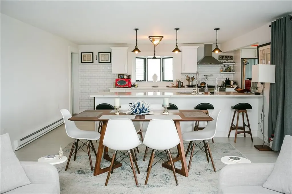 126 Riverside Drive East Providence RI 02915