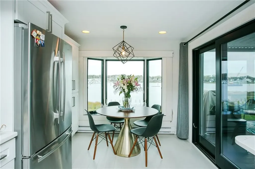 126 Riverside Drive East Providence RI 02915