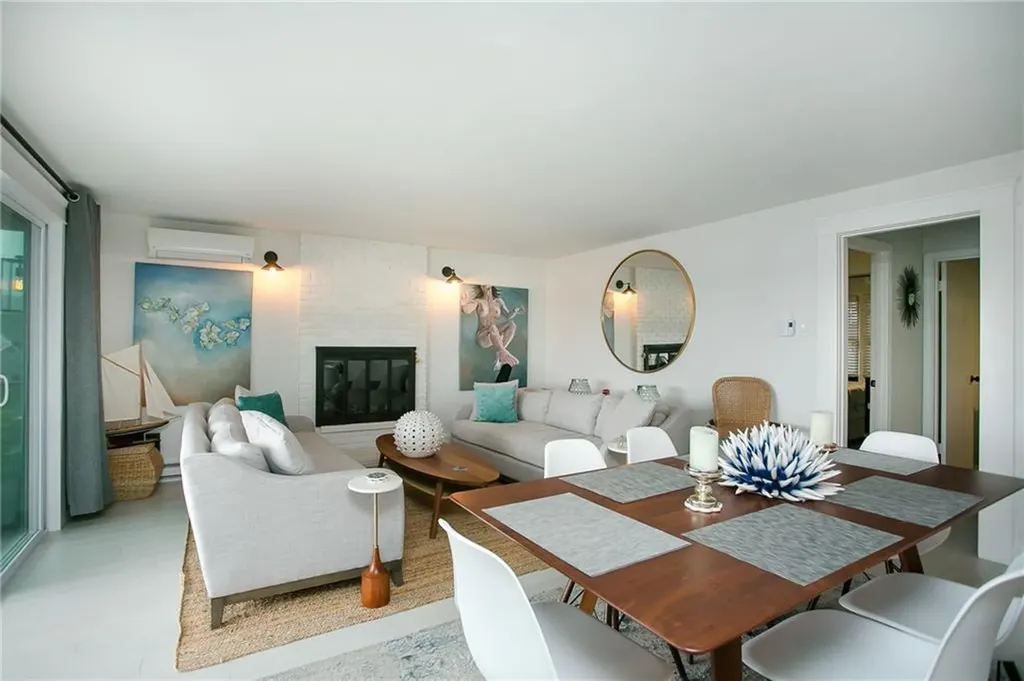 126 Riverside Drive East Providence RI 02915