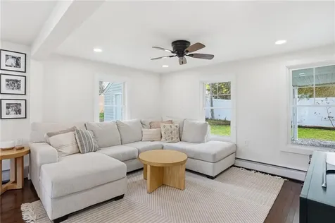 8 Emery Road Warren RI 02885