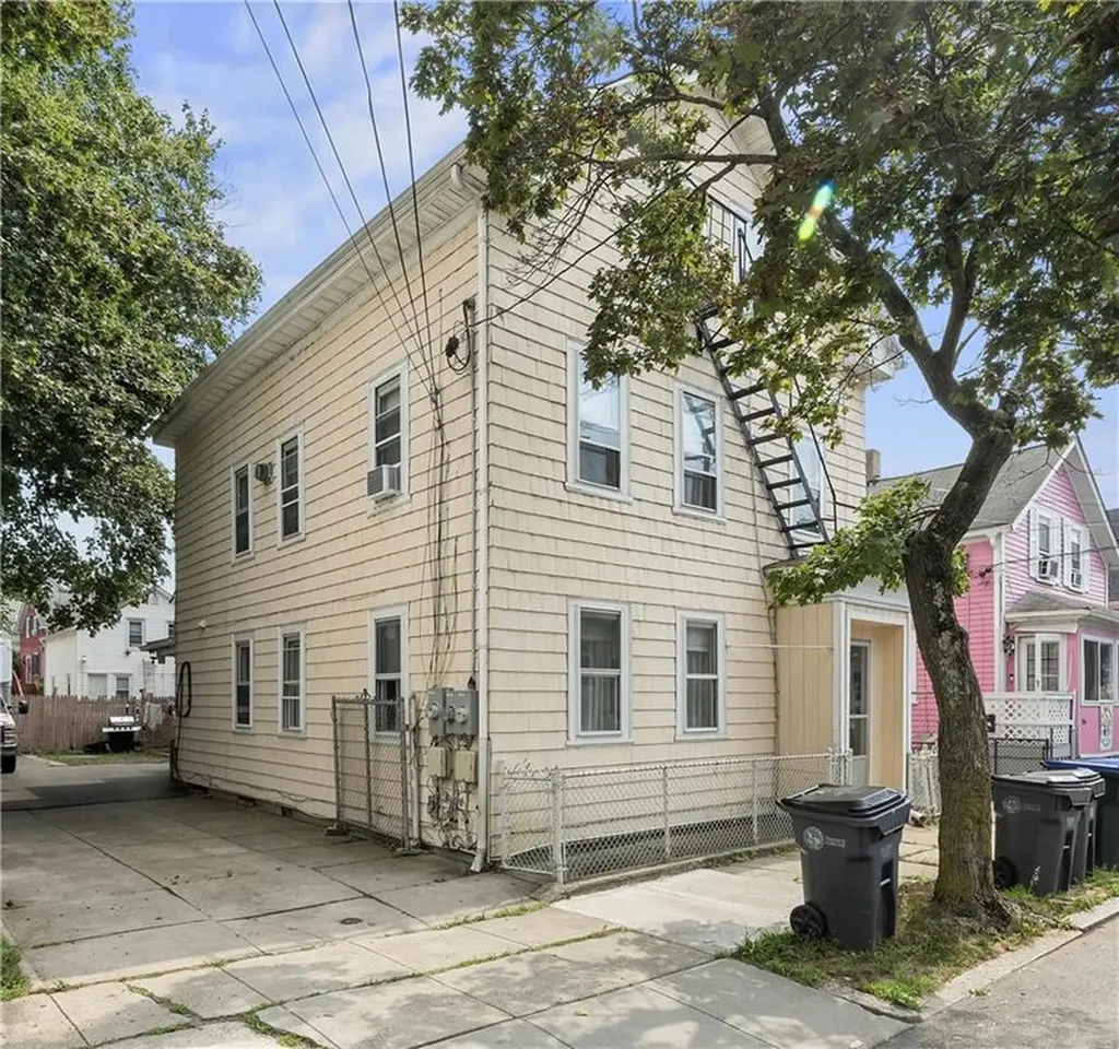 150 Early Street Providence RI 02907