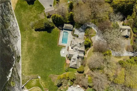 515 Indian Avenue Middletown RI 02842