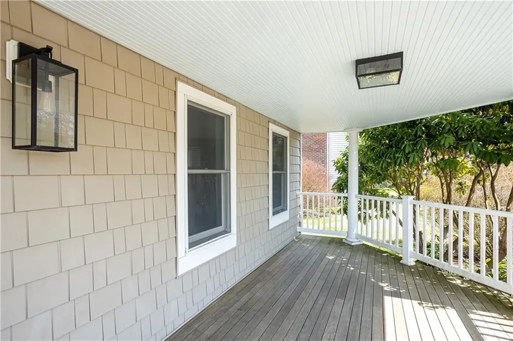 18 Lugger Street Jamestown RI 02835