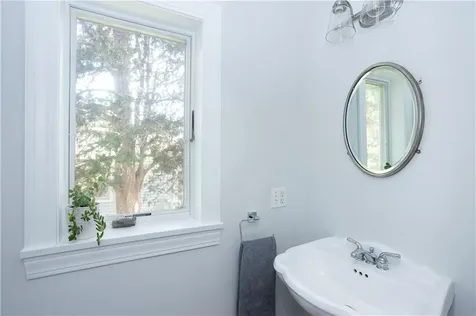 18 Lugger Street Jamestown RI 02835