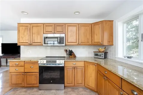 18 Lugger Street Jamestown RI 02835