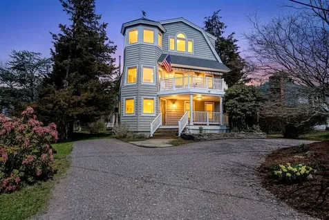 18 Lugger Street Jamestown RI 02835