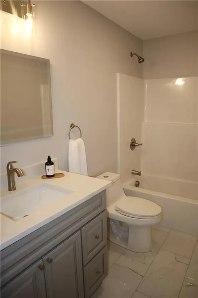165 Glendale Avenue Woonsocket RI 02895