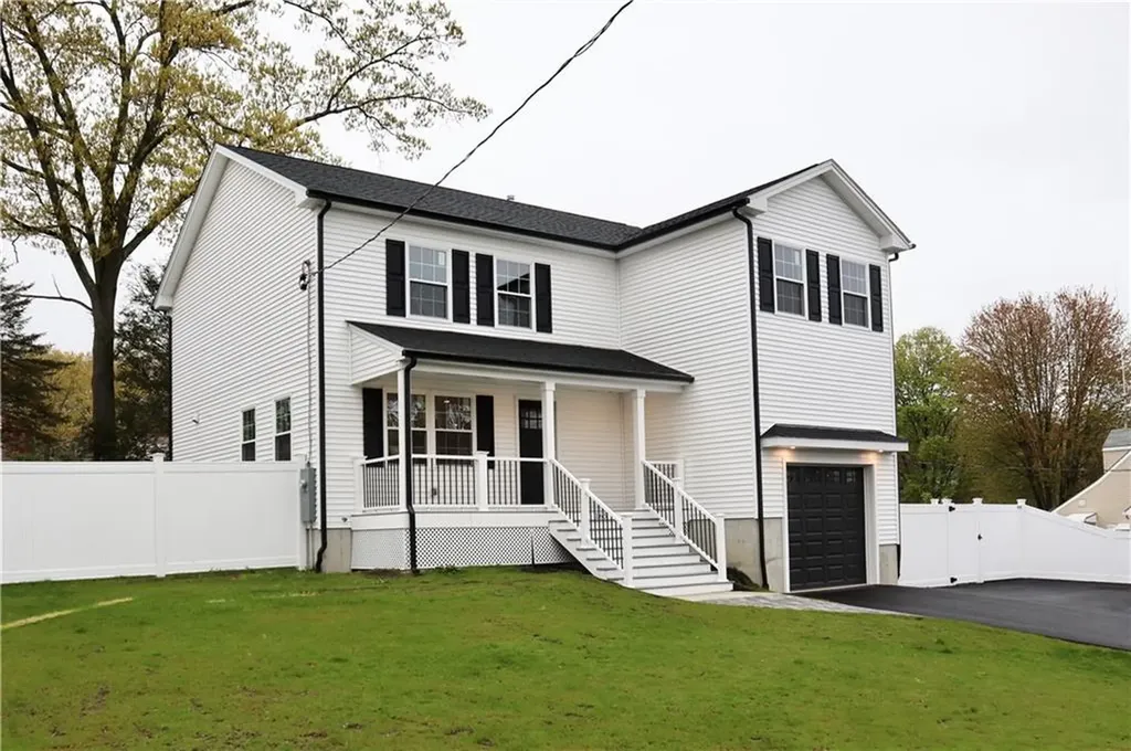 165 Glendale Avenue Woonsocket RI 02895