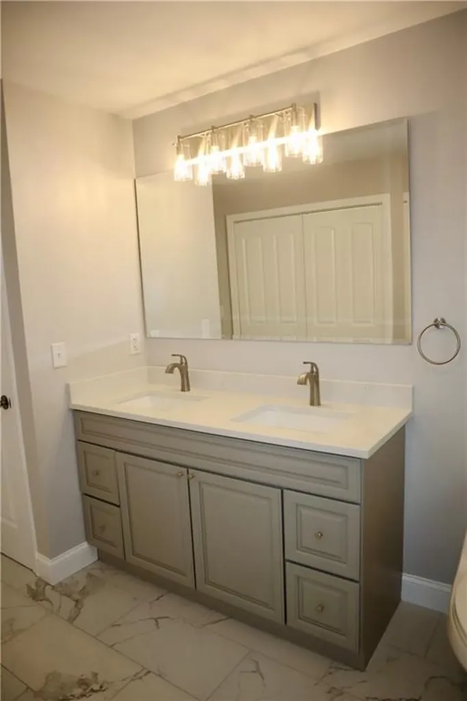 165 Glendale Avenue Woonsocket RI 02895