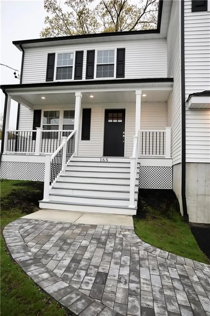 165 Glendale Avenue Woonsocket RI 02895