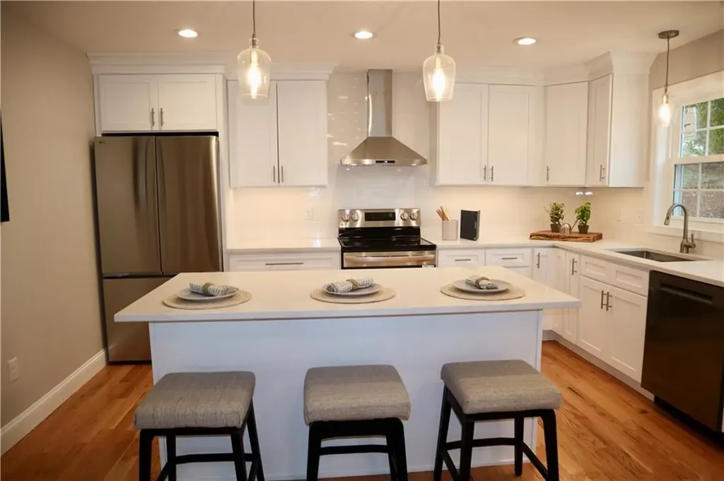 165 Glendale Avenue Woonsocket RI 02895