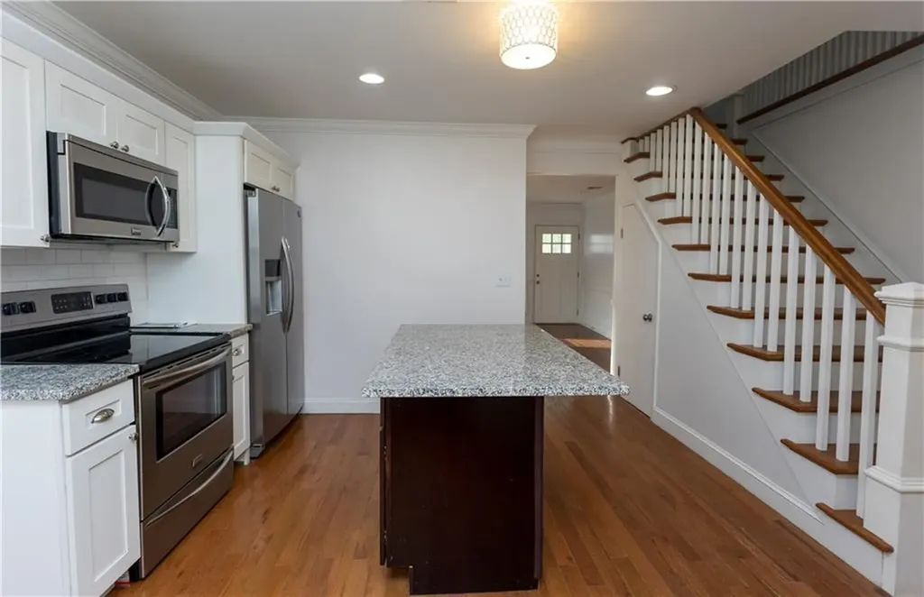 20 West View Street Warwick RI 02889