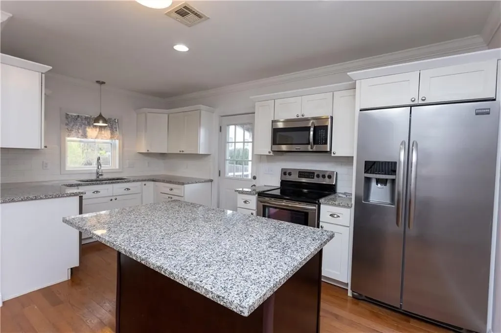 20 West View Street Warwick RI 02889