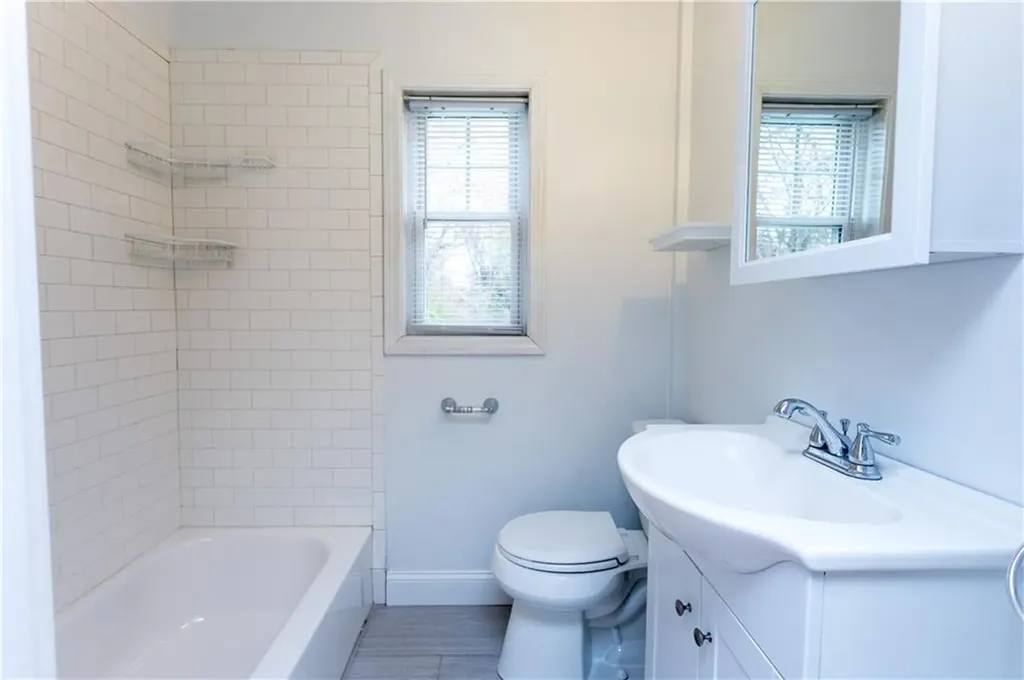 20 West View Street Warwick RI 02889