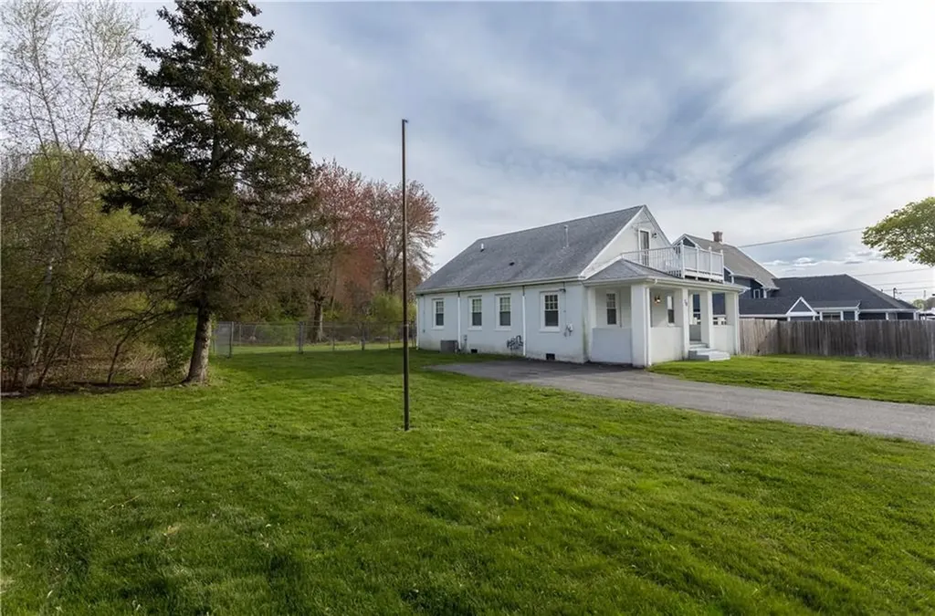 20 West View Street Warwick RI 02889