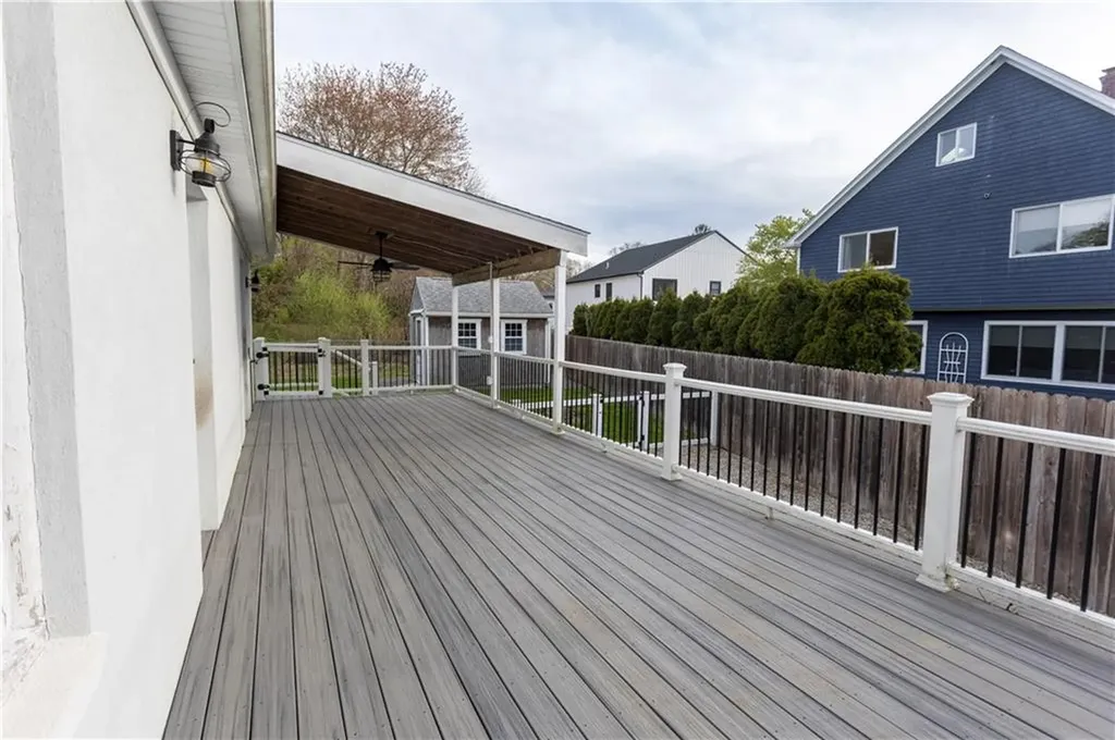 20 West View Street Warwick RI 02889