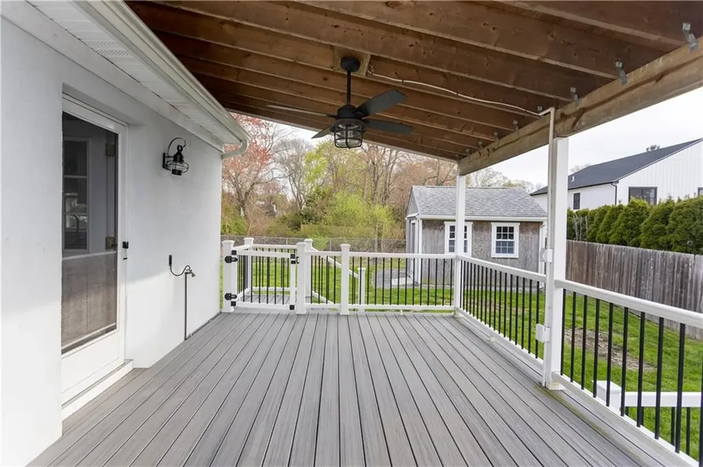 20 West View Street Warwick RI 02889