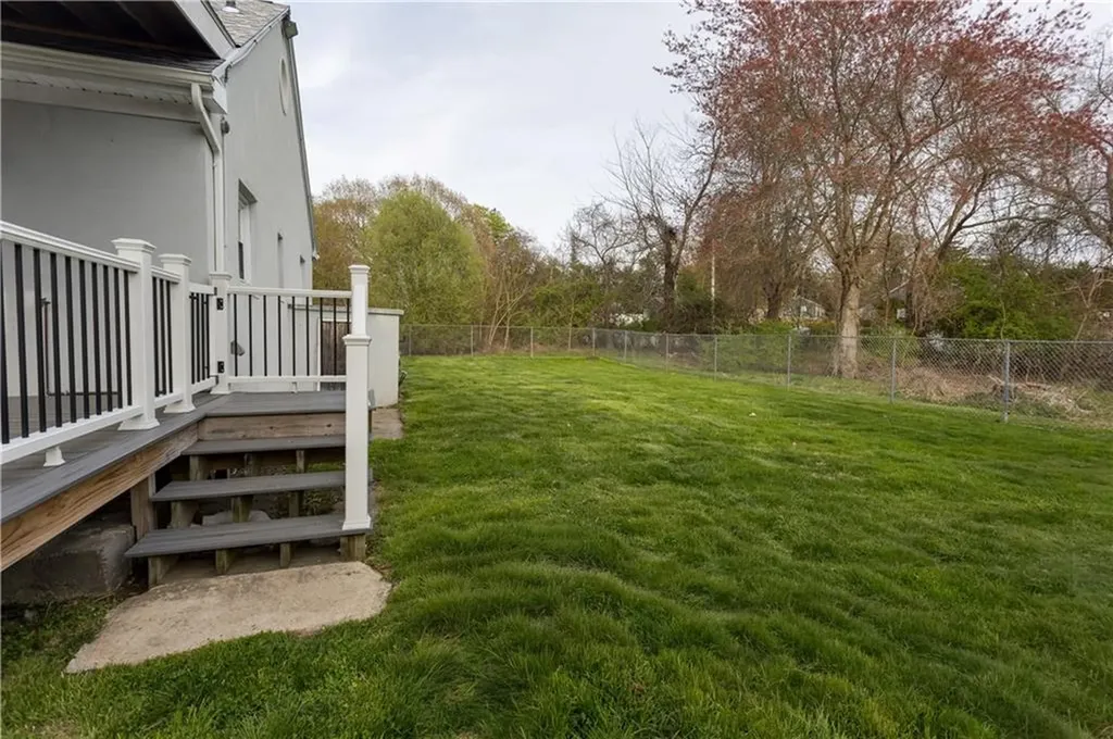 20 West View Street Warwick RI 02889