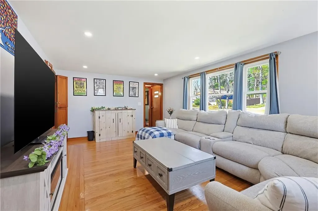 18 Adelaide Avenue Smithfield RI 02917