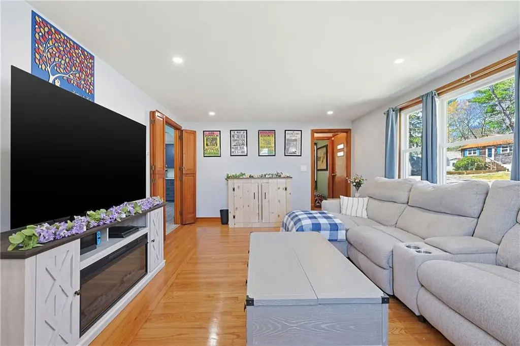 18 Adelaide Avenue Smithfield RI 02917