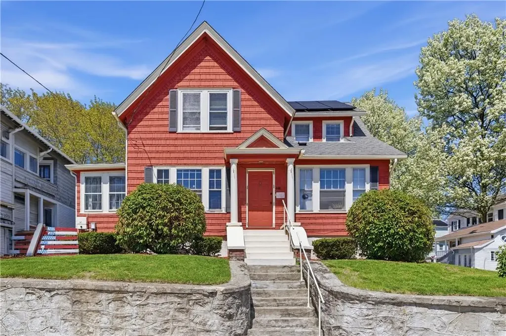 448 Gaskill Street Woonsocket RI 02895