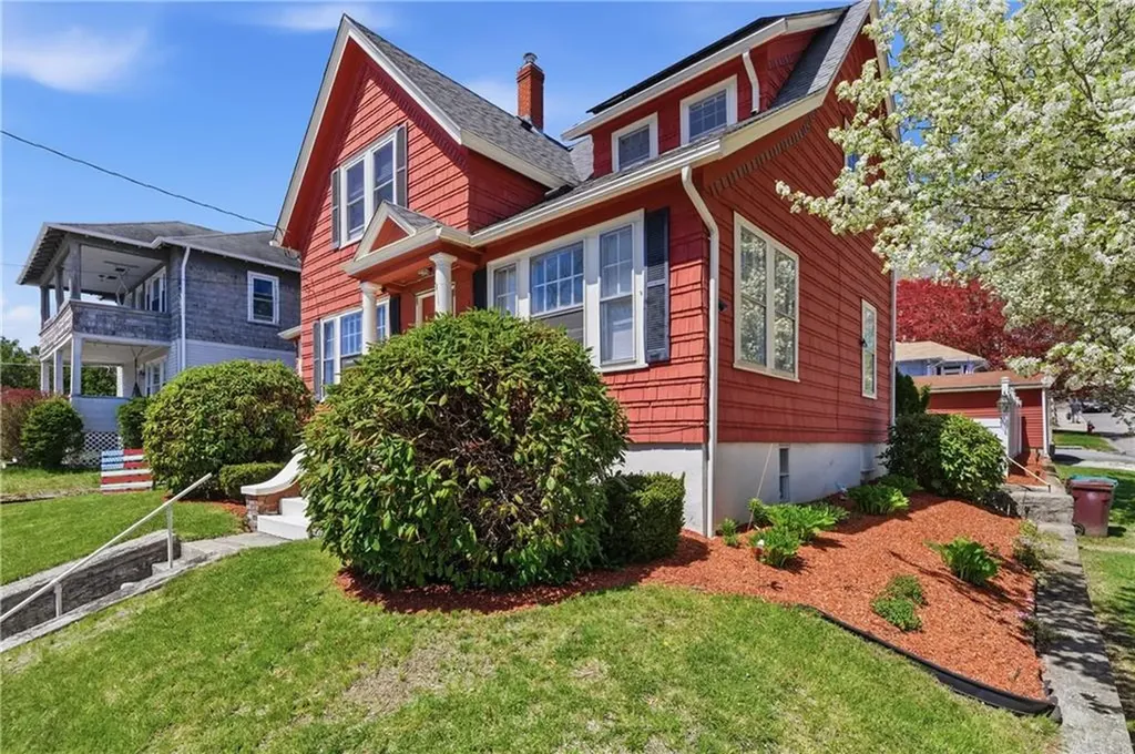 448 Gaskill Street Woonsocket RI 02895
