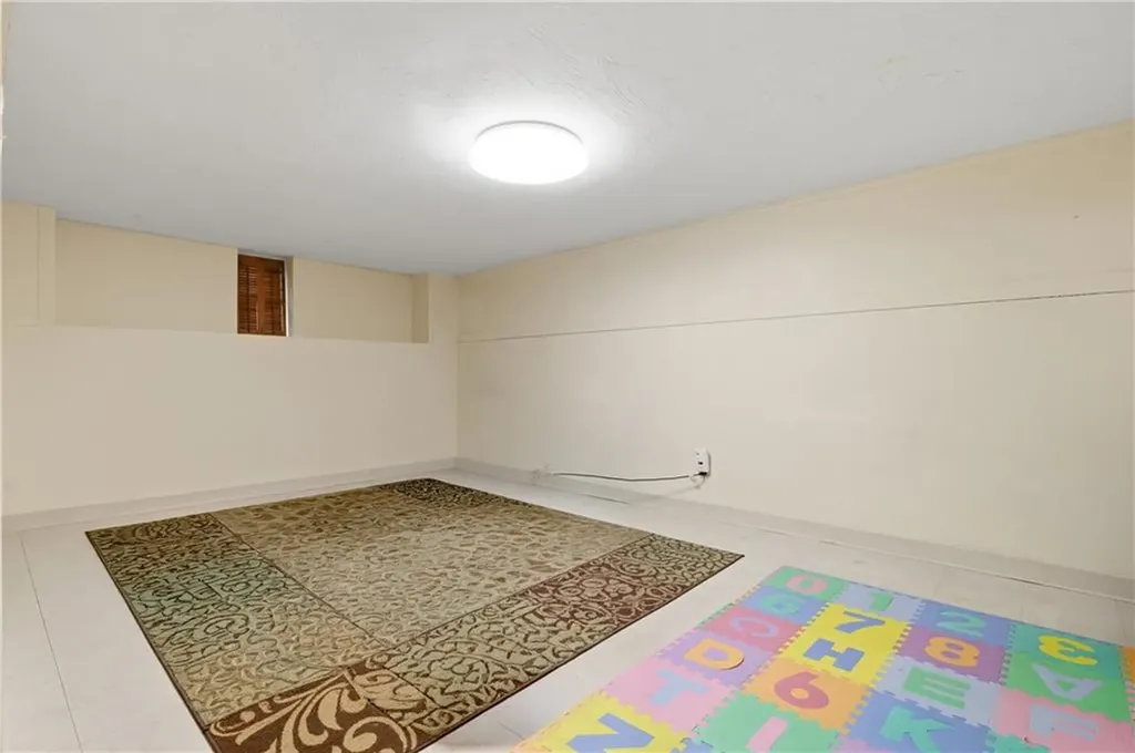 448 Gaskill Street Woonsocket RI 02895