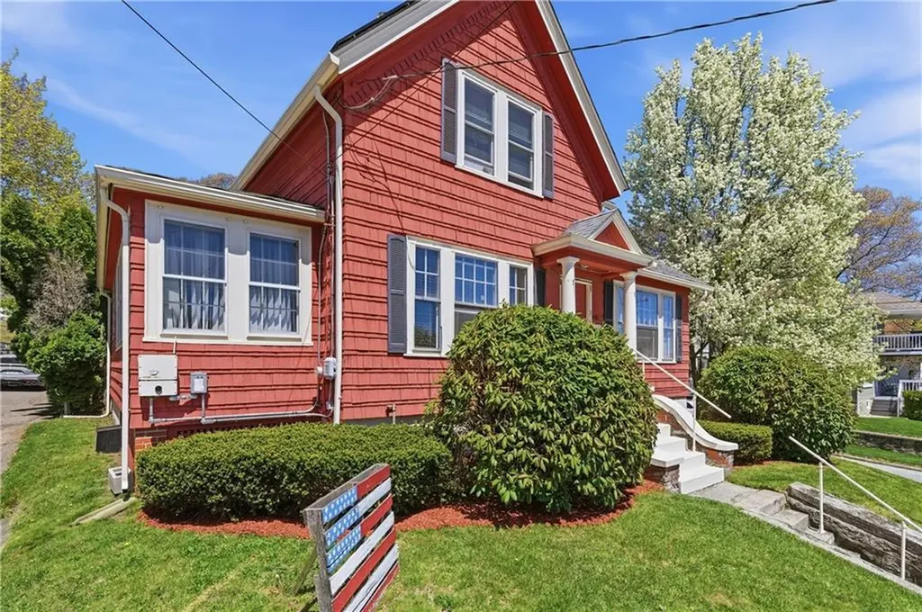 448 Gaskill Street Woonsocket RI 02895