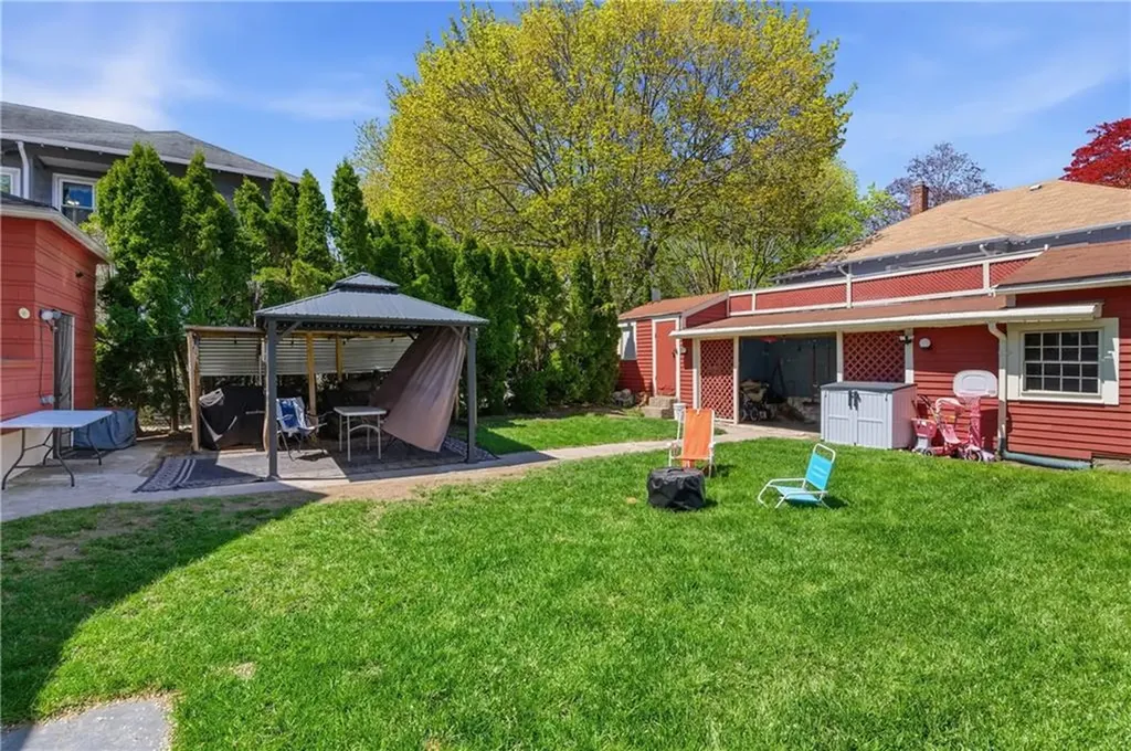 448 Gaskill Street Woonsocket RI 02895