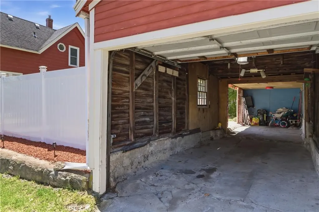 448 Gaskill Street Woonsocket RI 02895