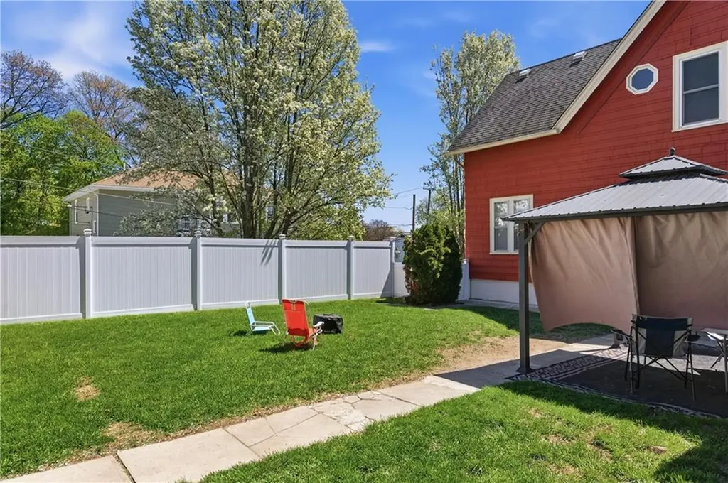 448 Gaskill Street Woonsocket RI 02895