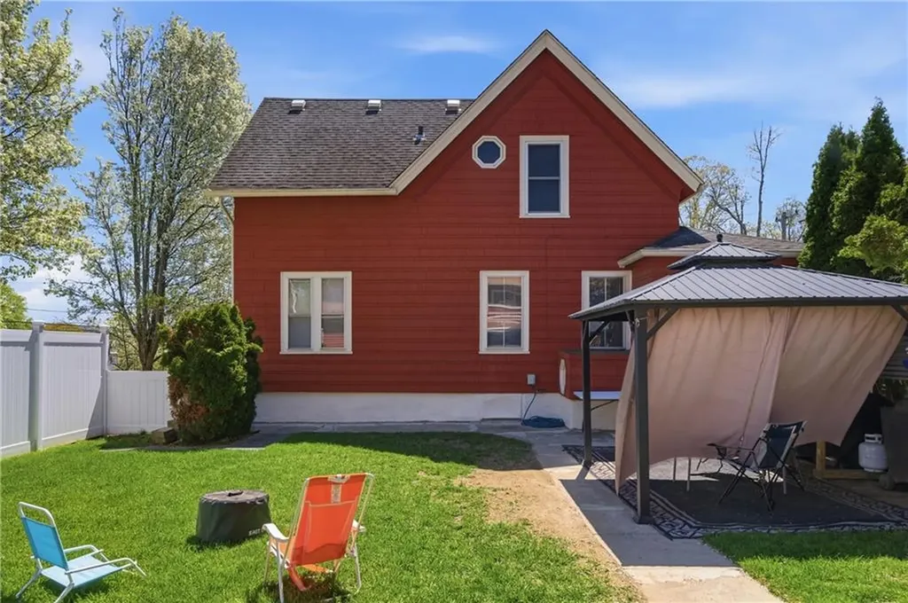 448 Gaskill Street Woonsocket RI 02895