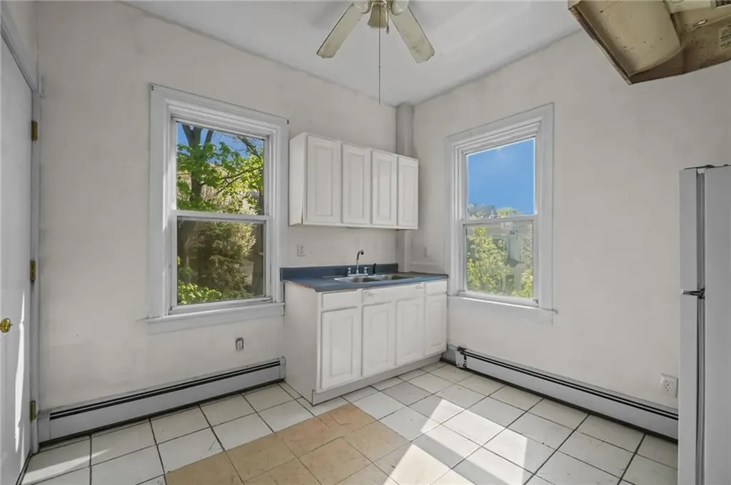 98 Andem Street Providence RI 02909
