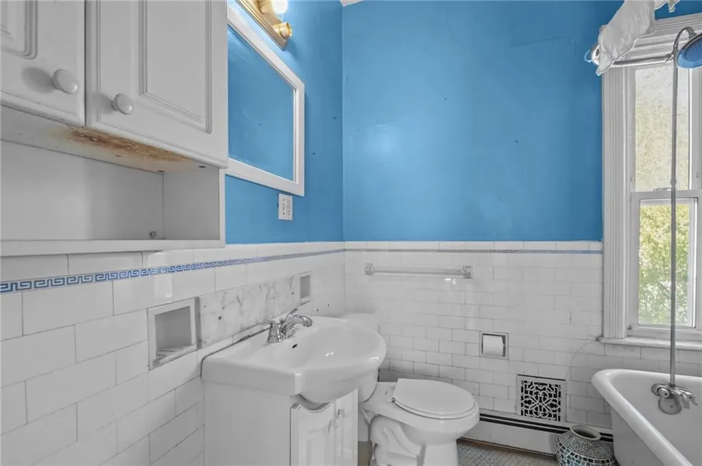 98 Andem Street Providence RI 02909