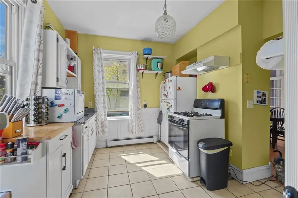 98 Andem Street Providence RI 02909