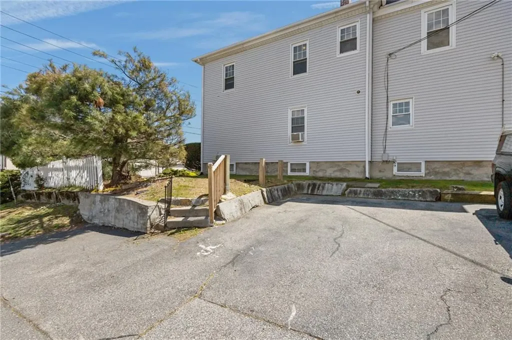 1609 Elmwood Avenue Cranston RI 02910