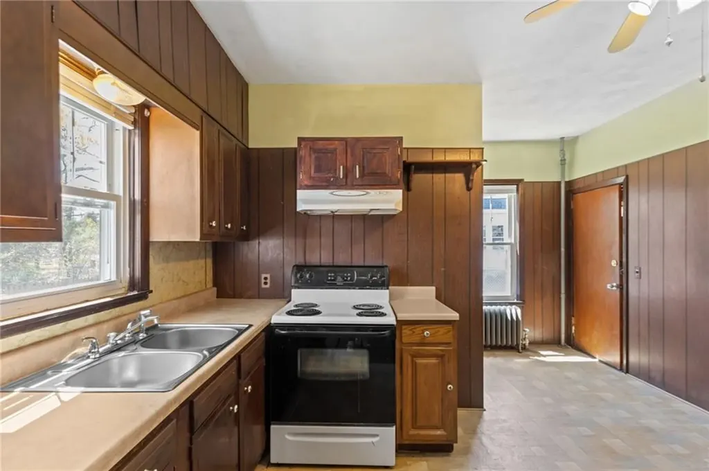 1609 Elmwood Avenue Cranston RI 02910