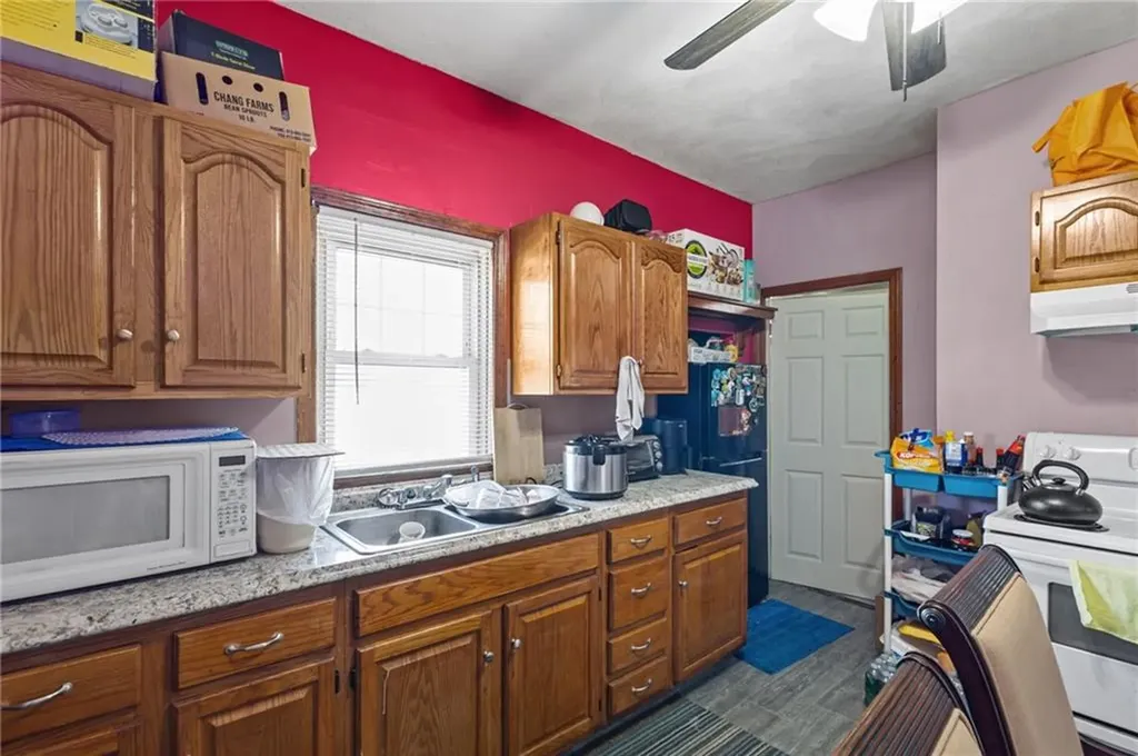 1609 Elmwood Avenue Cranston RI 02910
