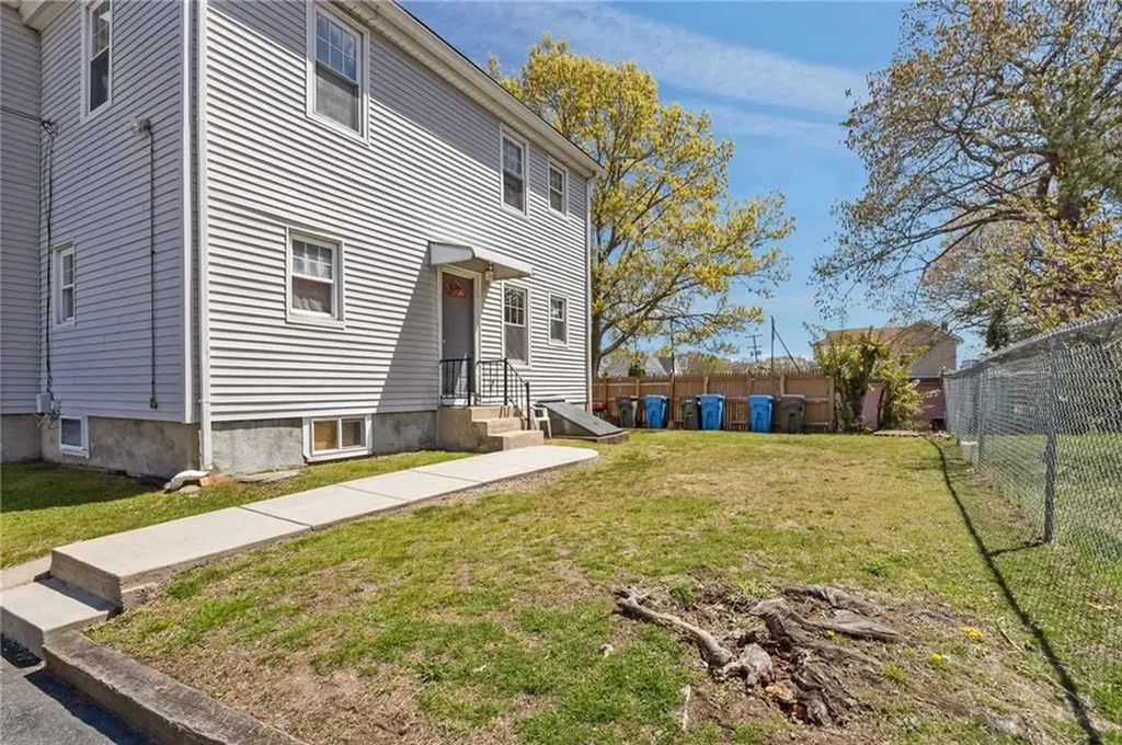 1609 Elmwood Avenue Cranston RI 02910