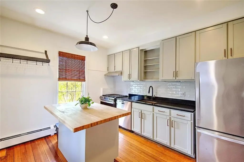 152 Congdon Street Providence RI 02906