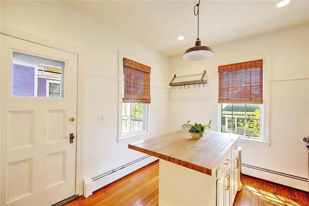 152 Congdon Street Providence RI 02906