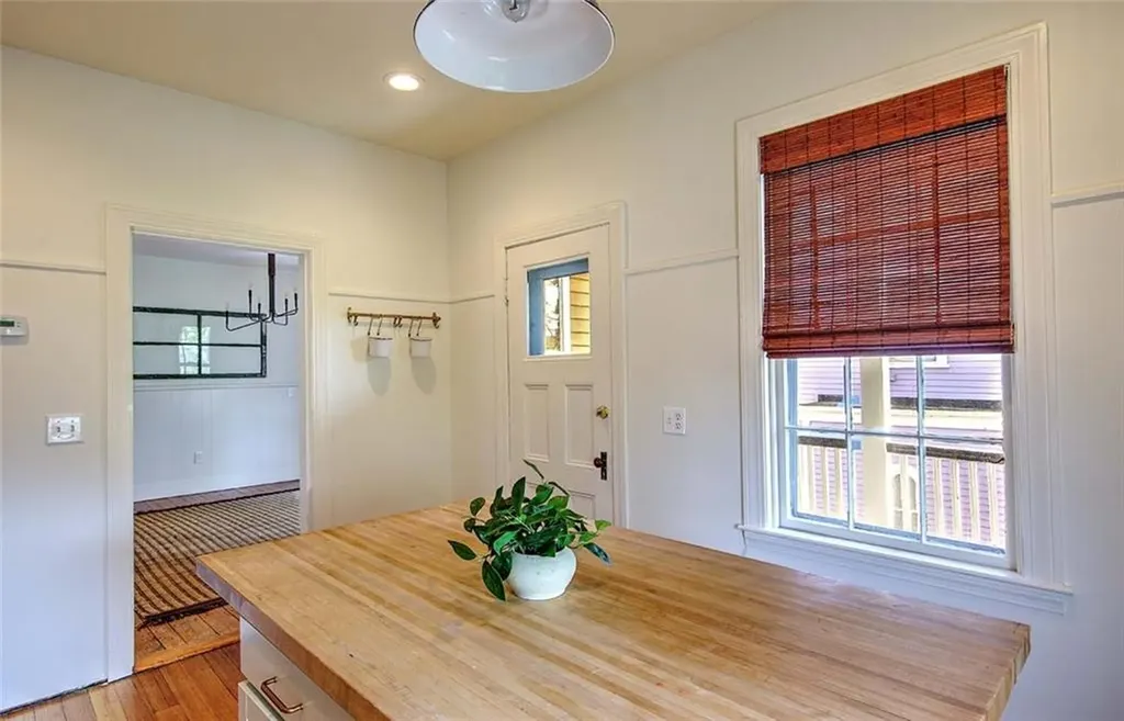 152 Congdon Street Providence RI 02906
